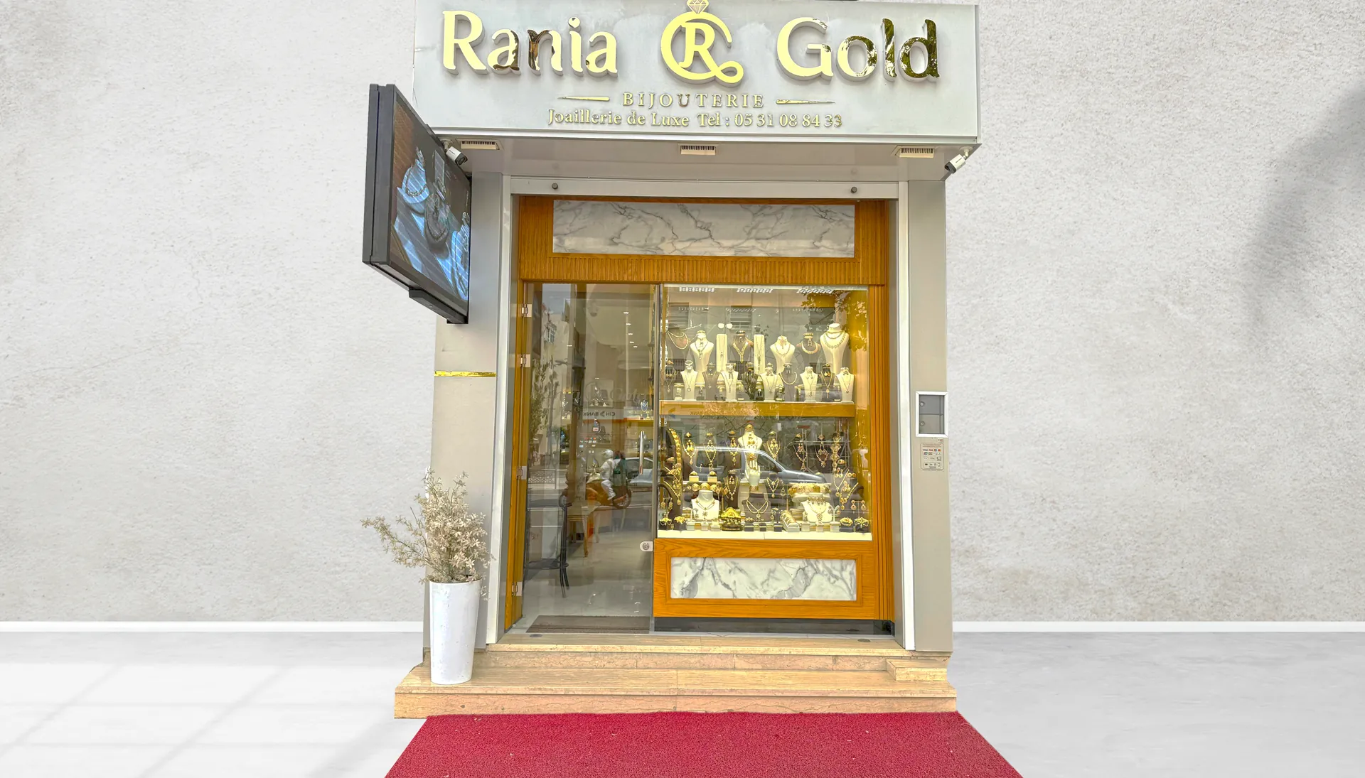 Bijouterie Rania Gold Tanger - Vitrine de bijoux de luxe en or 18 carats et diamants